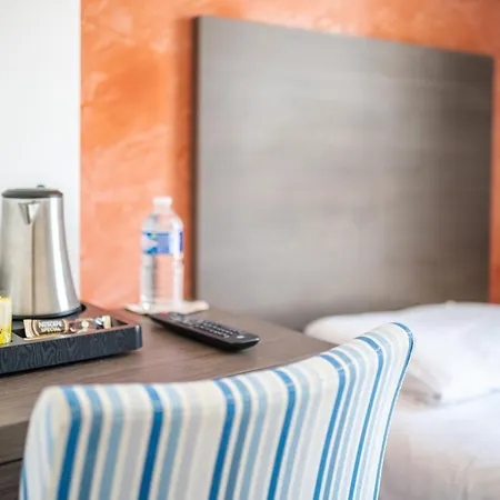 Hoche Hotel 2*