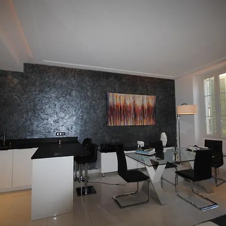 Hoche 2* Cannes