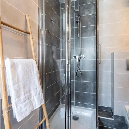 Ξενοδοχείο Hoche 2*