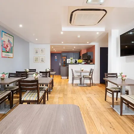 Ξενοδοχείο Hoche 2*