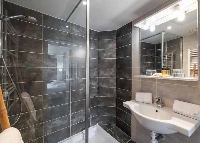 赫哲酒店 2* 戛纳